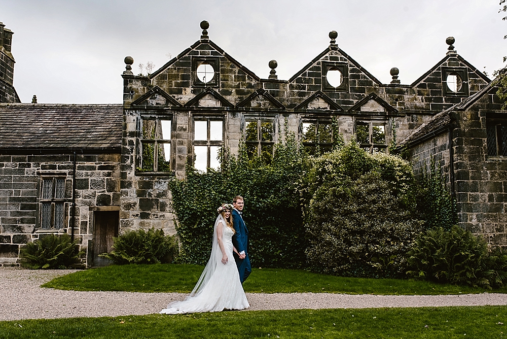 yorkshire-wedding-photographer-East-Riddlesden-hall-wedding-photography_0033.jpg